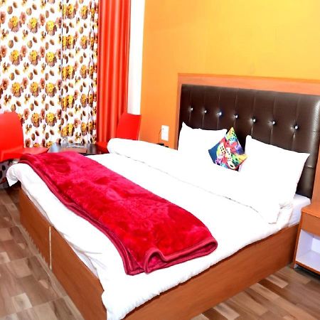 Stayapart - Hotel Bagsu Sarovar ダラムシャーラー エクステリア 写真